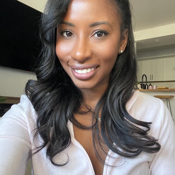 Meet your Posher, Jessica - Picture 1 of 1